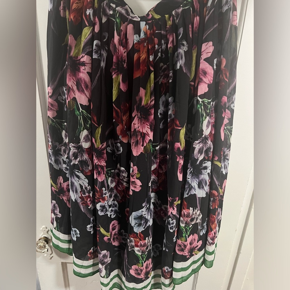 ASOS skirt curve size 20 spring floral and green striped